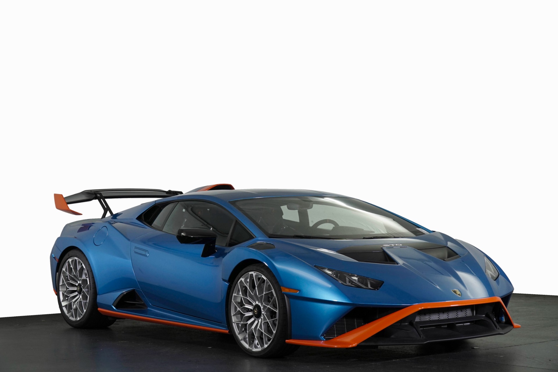 Used-2022-Lamborghini-Huracan-